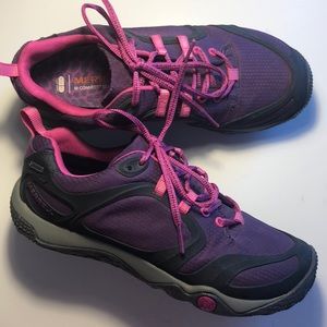 Merrell lowcut waterproof hiking shoes size 8.5